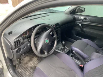 Skoda Superb 2003