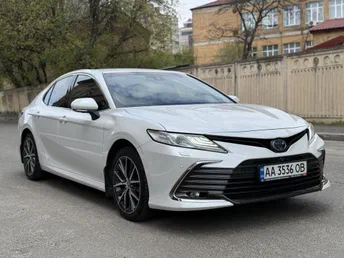 Toyota Camry 2021