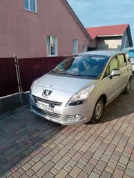 Peugeot 5008 2013