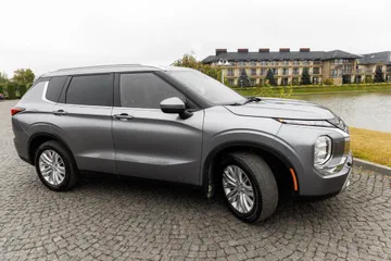 Mitsubishi Outlander 2021