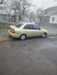 Hyundai Accent 2000