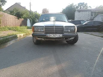 Mercedes-Benz W123 1980