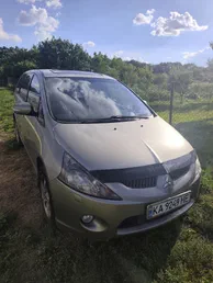 Mitsubishi Grandis 2006