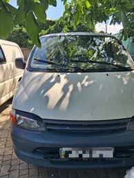 Toyota HiAce 2000