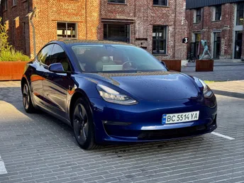 Tesla Model 3 2019