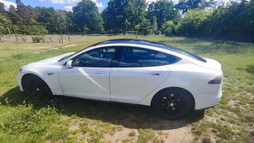Tesla Model S 2014
