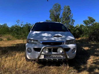 Hyundai H-1 2001