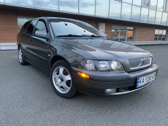 Volvo V40 2001