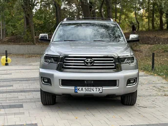 Toyota Sequoia 2021