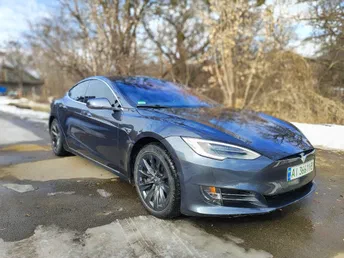 Tesla Model S 2018