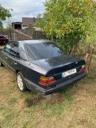 Mercedes-Benz W124 1987
