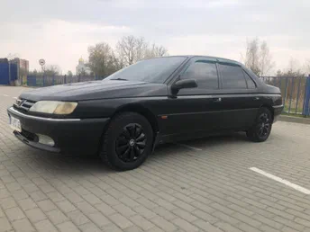 Peugeot 605 1992