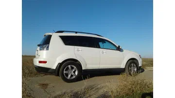 Mitsubishi Outlander 2011