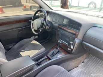 Opel Omega 2000