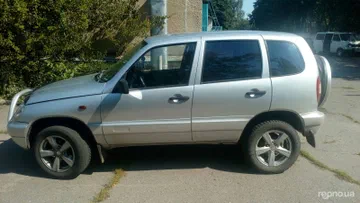 Chevrolet Niva 2004