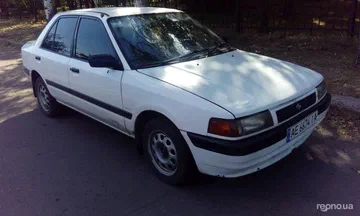 Mazda 323 1989