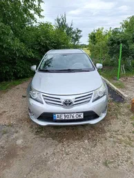 Toyota Avensis 2012