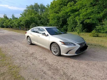 Lexus ES 2019