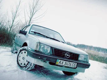 Opel Ascona 1986