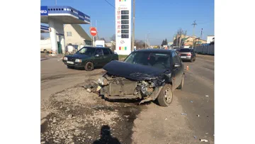 Mazda 323 1999