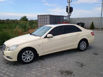 Mercedes-Benz E-Класс 2012