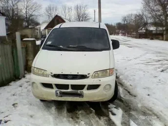 Hyundai H-1 2001
