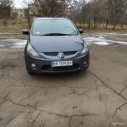 Mitsubishi Grandis 2005