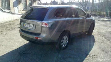 Mitsubishi Outlander 2014