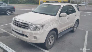 Toyota Fortuner 2011