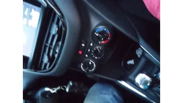 Peugeot 208 2015