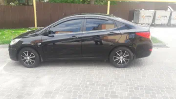 Hyundai Accent 2013