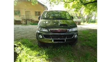 Hyundai H-1 2004