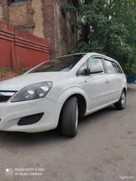 Opel Zafira 2011