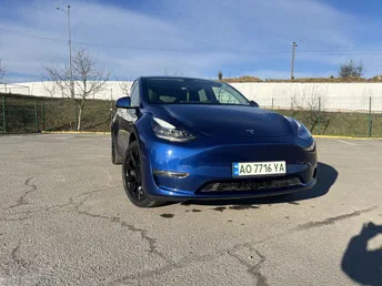 Tesla Model Y 2021