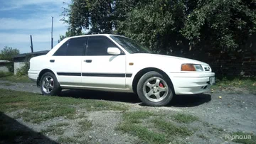 Mazda 323 1990