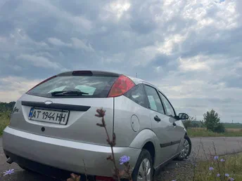 Ford Focus 2000