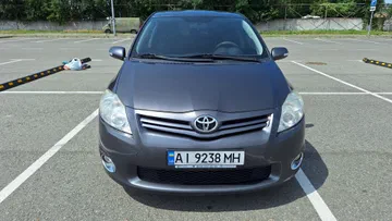 Toyota Auris 2011