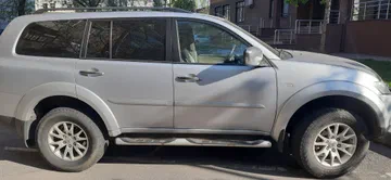 Mitsubishi Pajero Sport 2012
