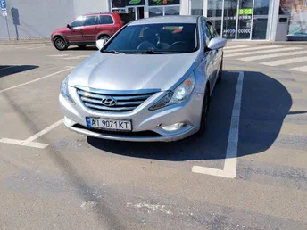 Hyundai Sonata 2011