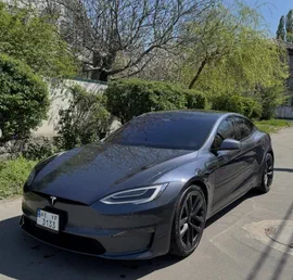 Tesla Model S 2021