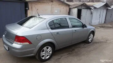 Opel Astra 2012