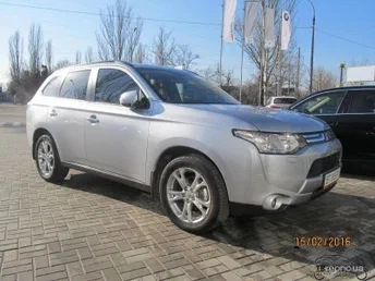 Mitsubishi Outlander 2014
