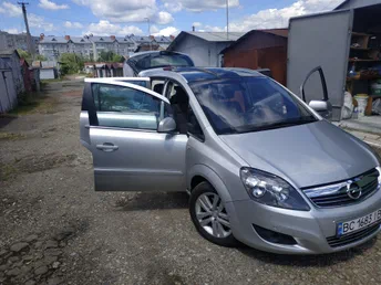 Opel Zafira 2011