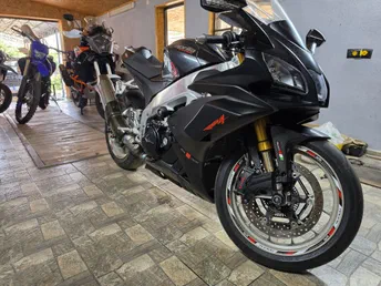 Aprilia RSV4 2019