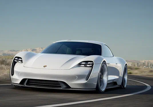 Перша електромашина Porsche отримає ціну Panamera