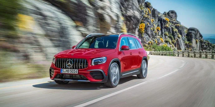 Представлена нова варіація Mercedes-Benz AMG для кросовера GLB 35