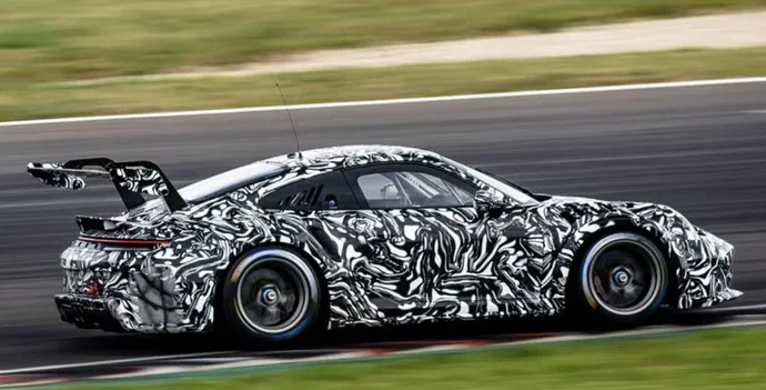 Porsche готує новий 911 Cup: більше притискної сили, синтетичне паливо і дебют у сезоні‑2026