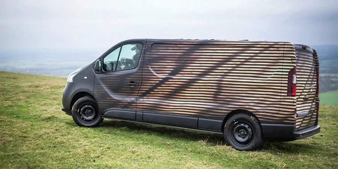 З фургона Nissan NV300 зробили мобільну майстерню