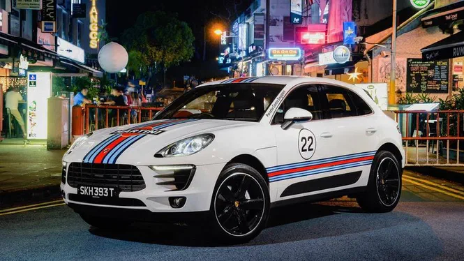 Для Porsche Macan підготували 5 ліврей спортивного формату