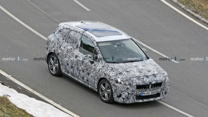 Новим моделям BMW впровадять довгий вигнутий дисплей